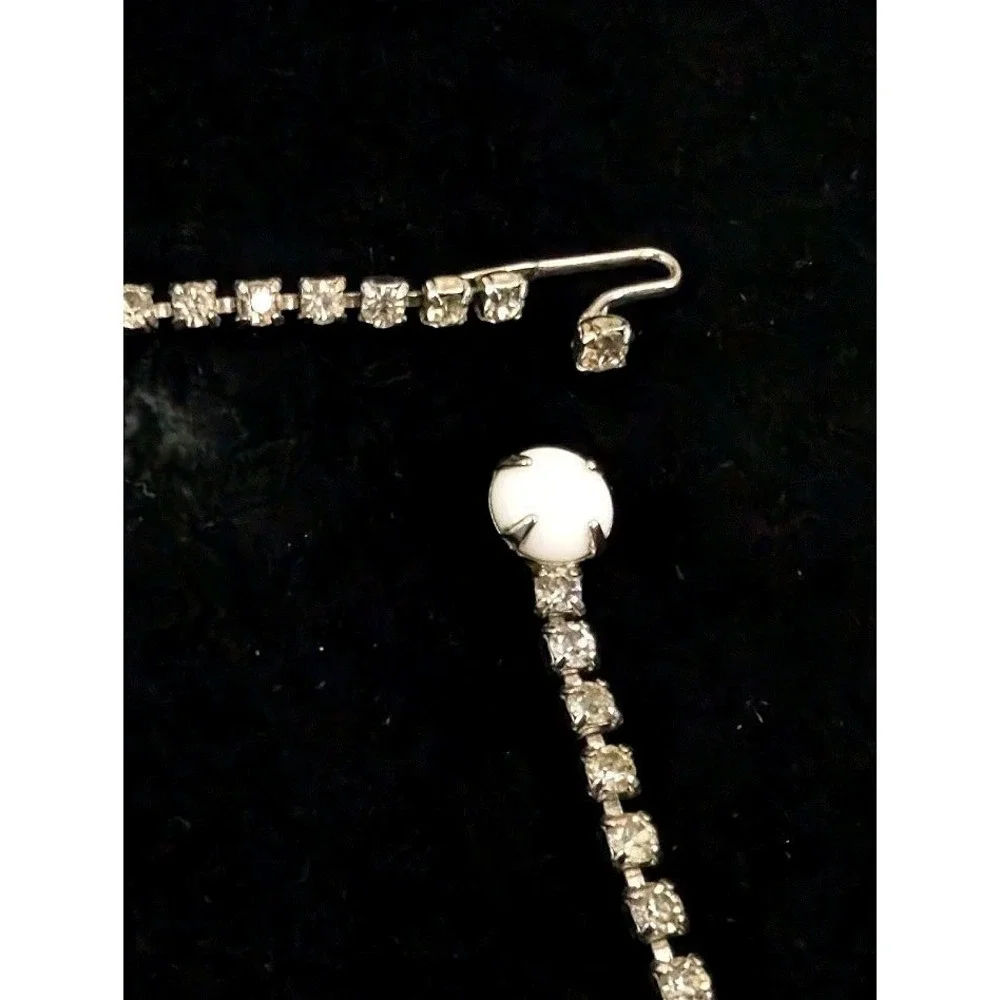 VTG Kramer New York Milk Glass Bib Necklace Choker Clear Rhinestone Silver‎ Tone